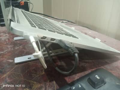 Apple MacBook Pro 2017 | Core i7 | 16GB RAM | 256GB SSD