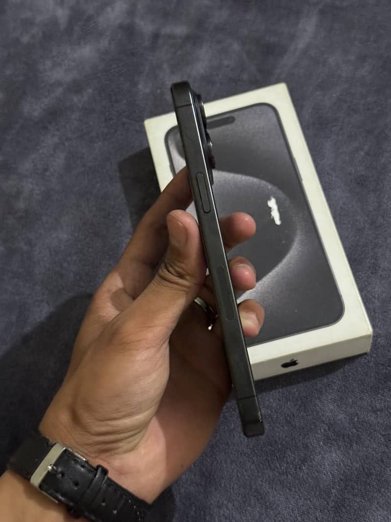 iPhone 15 pro max 3