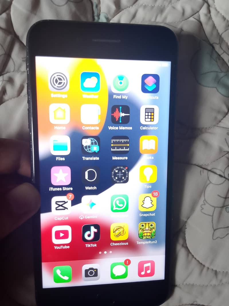 Apple iPhone 7 Plus 0