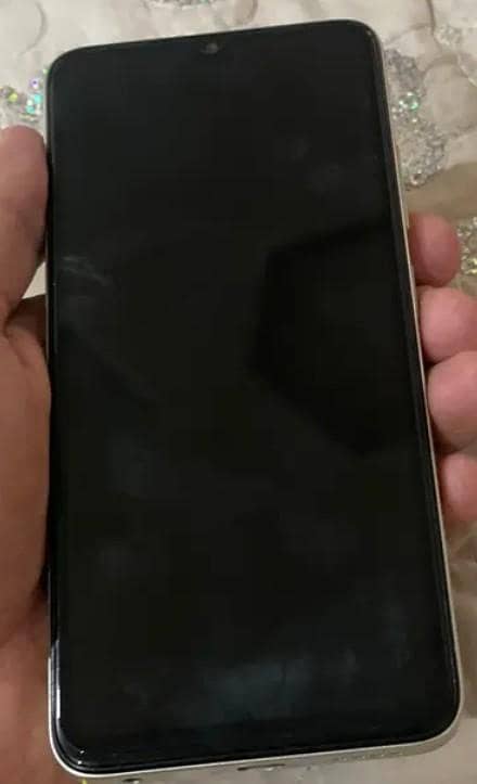 Itel A100c 4+4/64 4