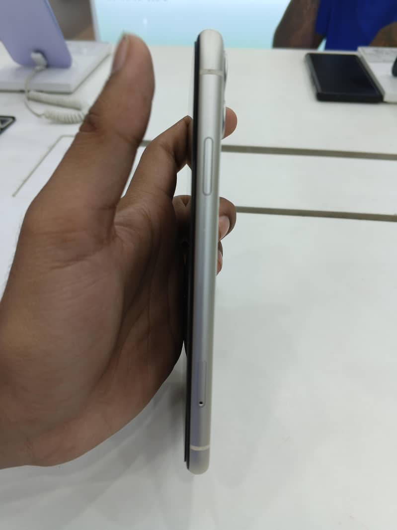 Apple iPhone 11 1