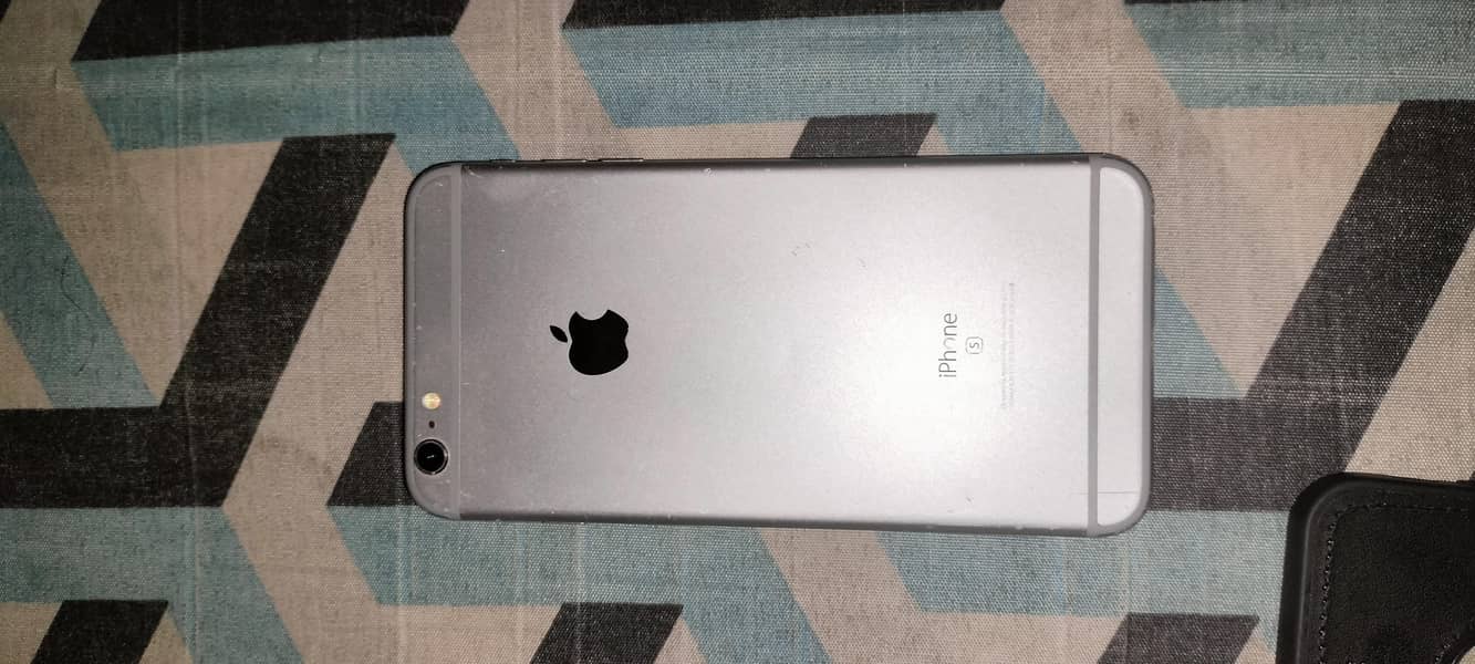 Apple iPhone 6S Plus 2