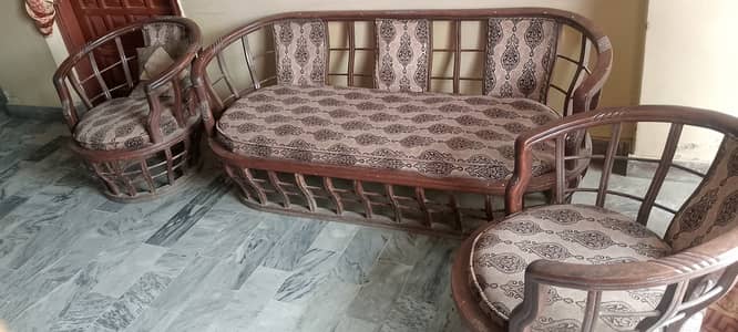 5 seaters sofa set good condition