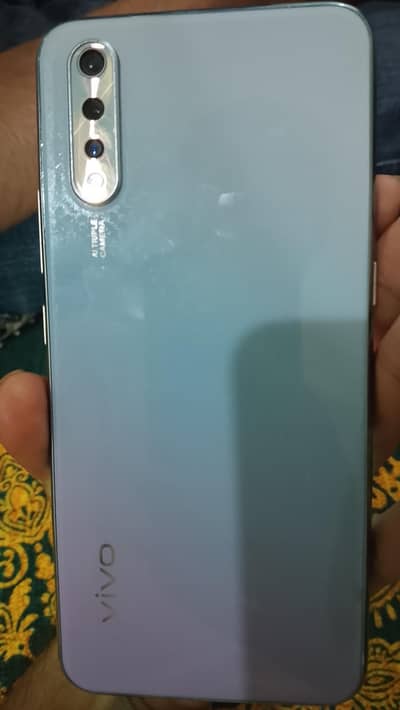 bhot he acha mobile ha all ok ha 8/256 03288573047