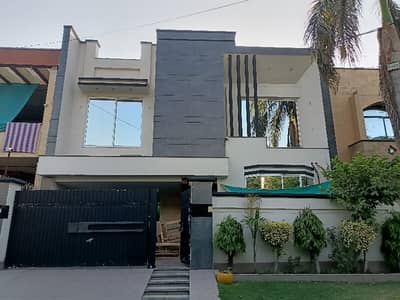 10 Marla Modern Design At Best Hot Location In Johar Town