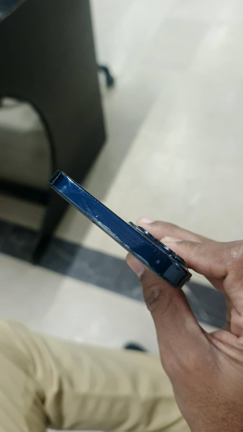 Apple iPhone 13 1