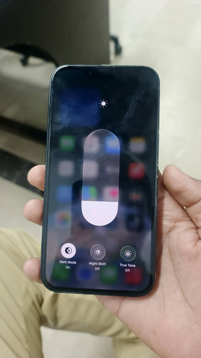 Apple iPhone 13 4