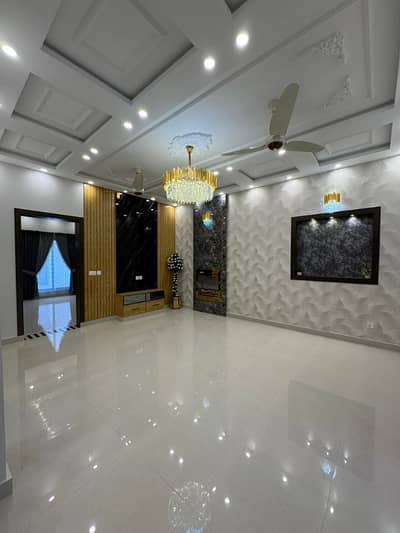 10 Marla Corner upper Portion for rent hot location bahria town