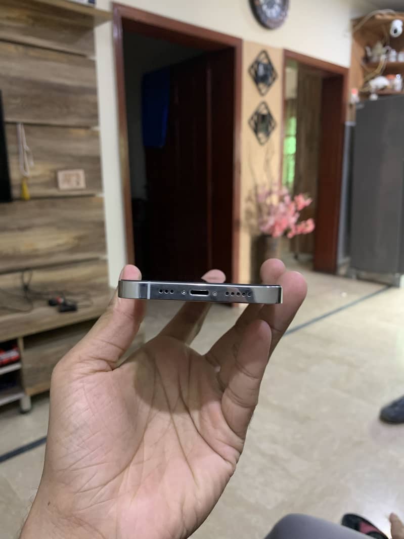 Apple iPhone 13 Pro 1
