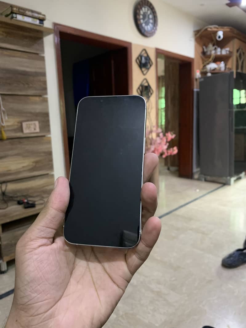 Apple iPhone 13 Pro 2