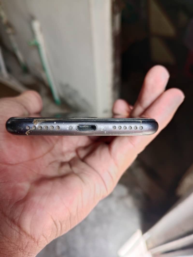 Apple iPhone 8 3