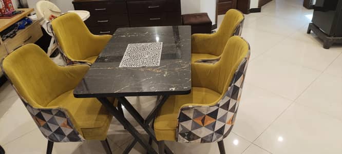 4 seater Modern Dinning table set