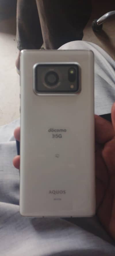 Sharp Aquos Zero6