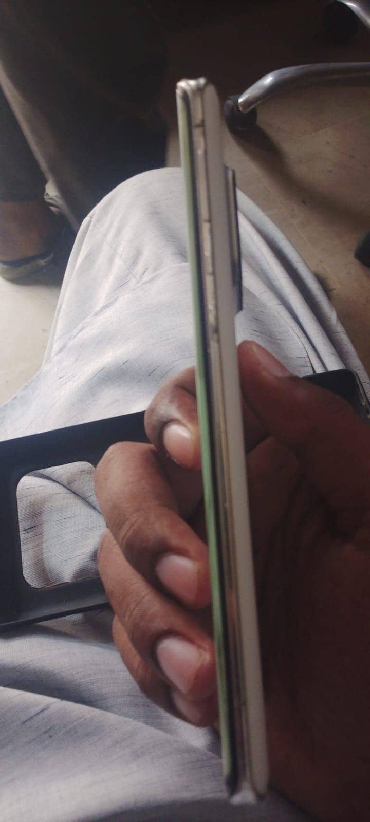 Sharp Aquos Zero6 1