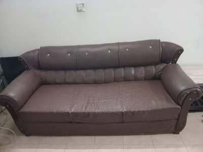 Used leather sofa for urgent sale