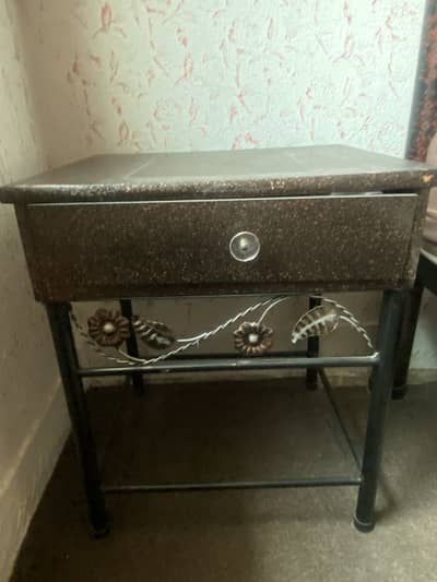 Brand new 6’6 steel bed with 2side table like,new excellent condition
