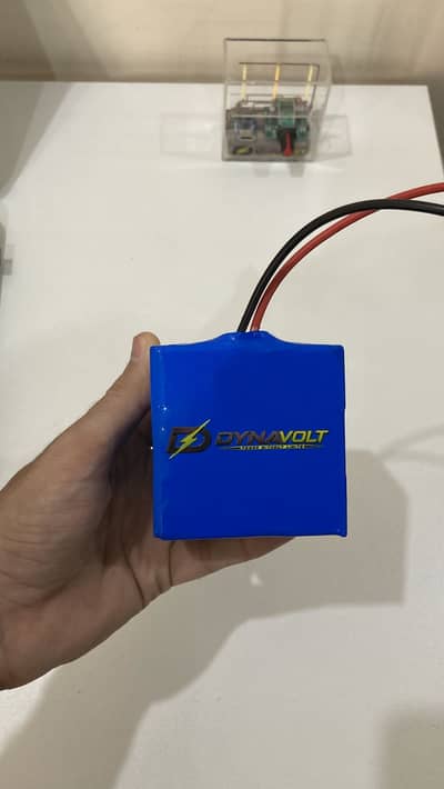 12v 8A lithium ion battery