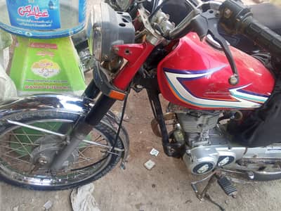 united 125