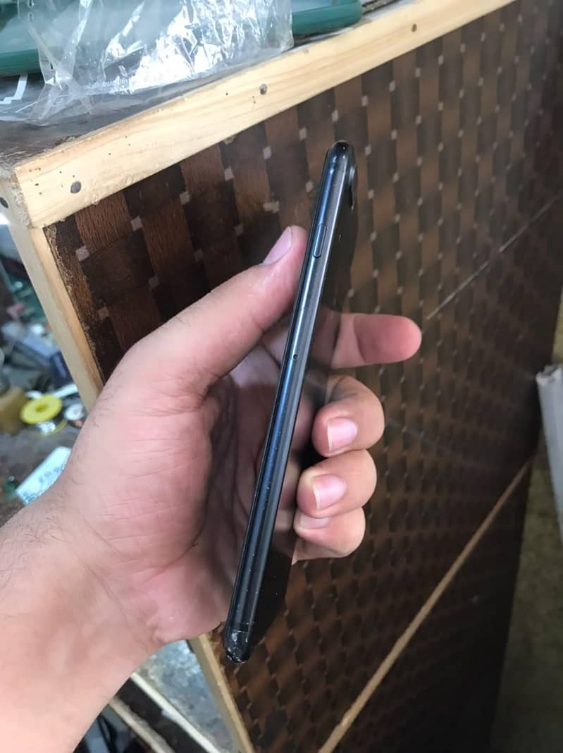 Apple iPhone 7 Plus 3