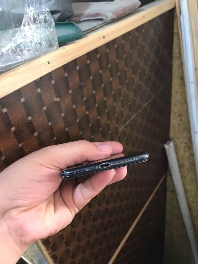 Apple iPhone 7 Plus 4