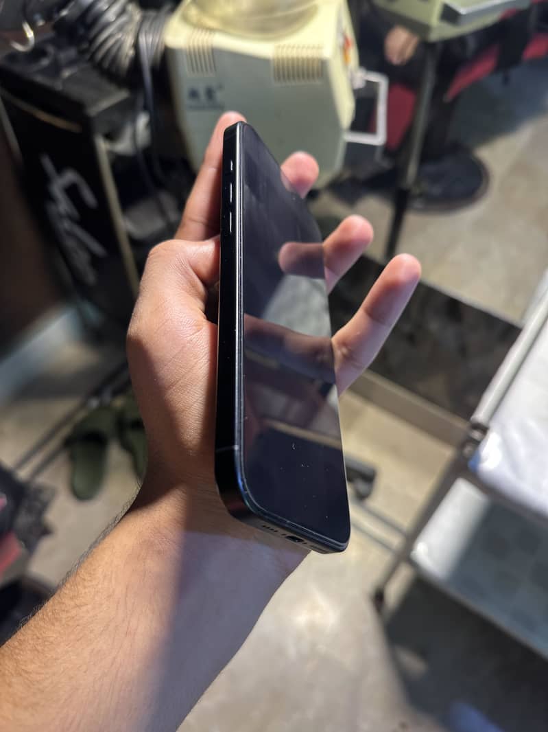 Apple iPhone 16 Plus 2