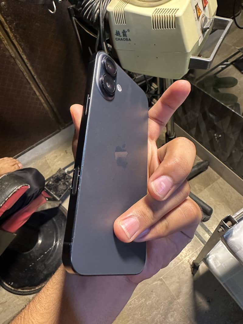 Apple iPhone 16 Plus 3