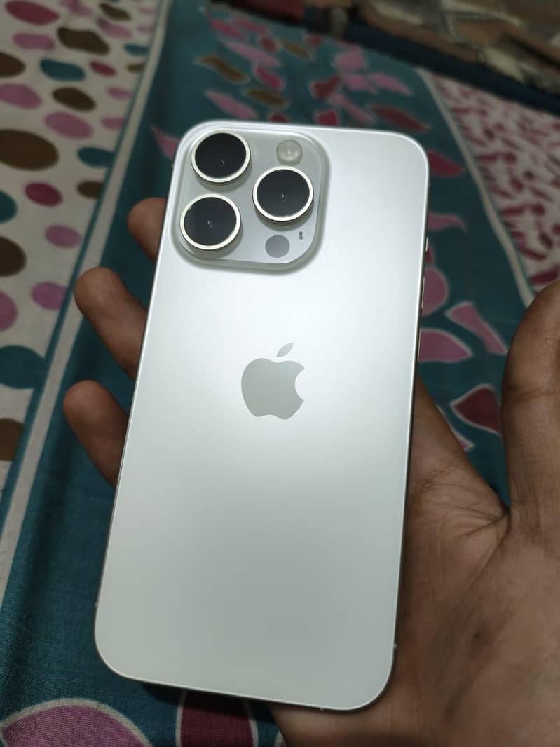 Apple iPhone 15 Pro 1