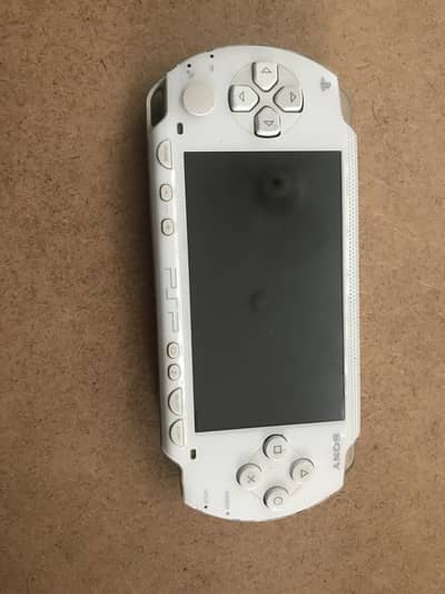 PSP 1000 WHITE COLOR 10/10 CONDITION 100% ORIGINAL SONY PIN CHARGER