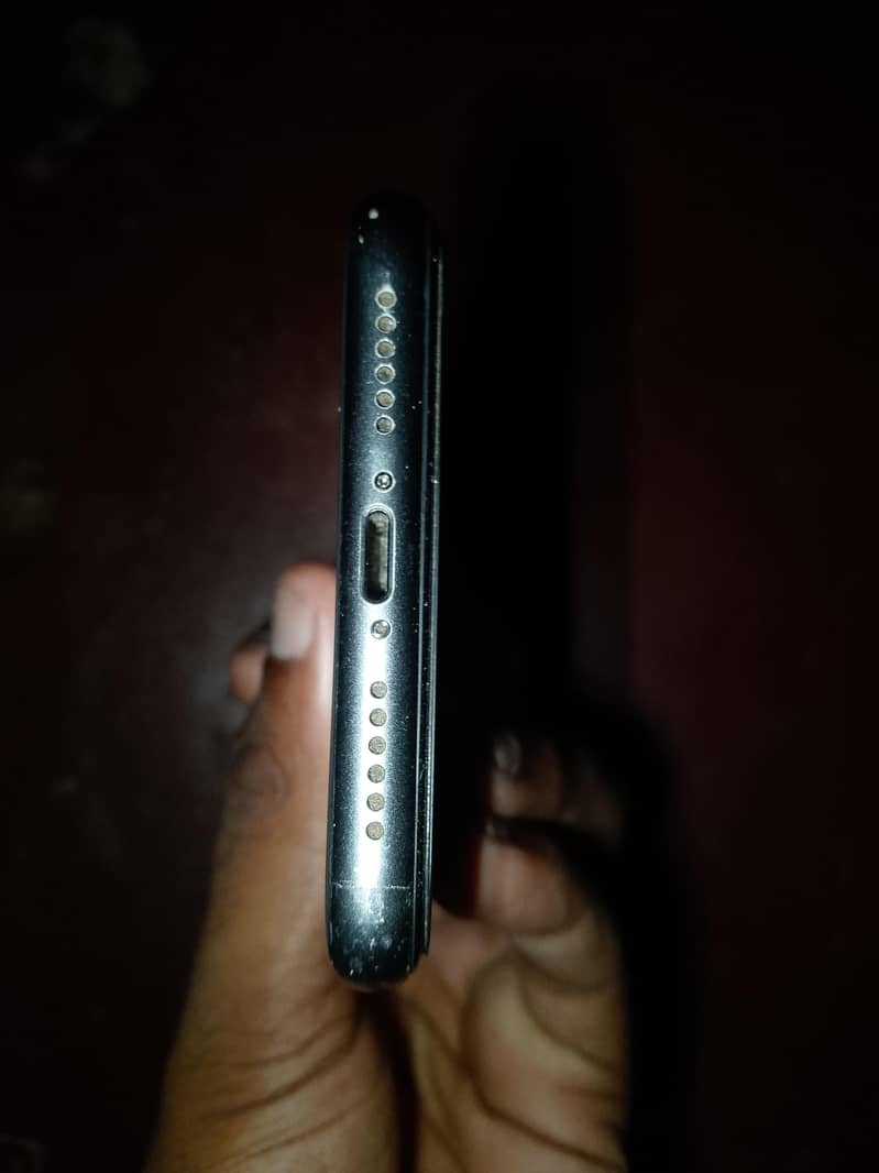 Apple iPhone 11 5