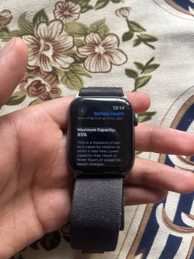 Apple Watch Series 5 42mm in good condition