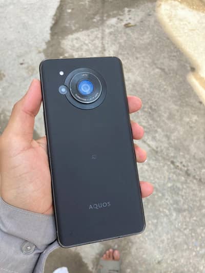 Sharp Aquos R7