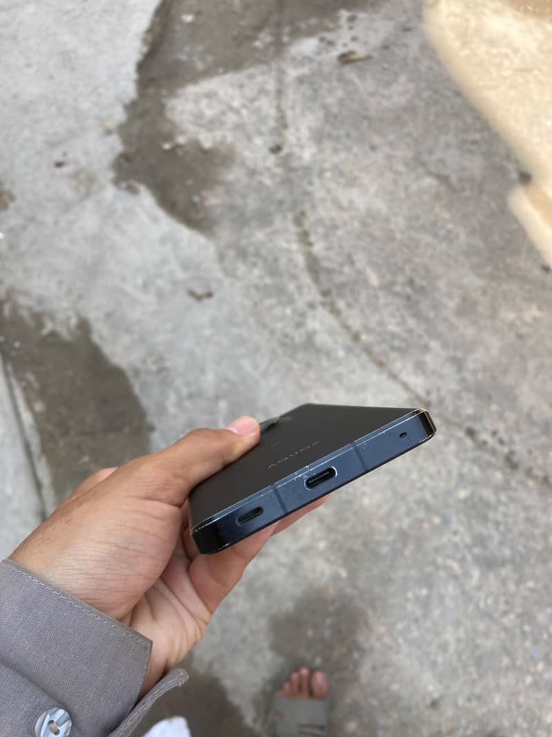 Sharp Aquos R7 4