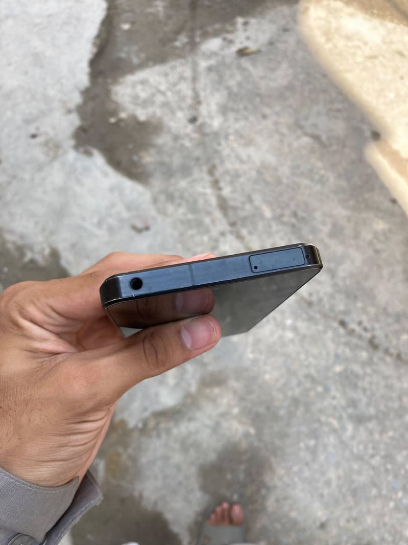 Sharp Aquos R7 5