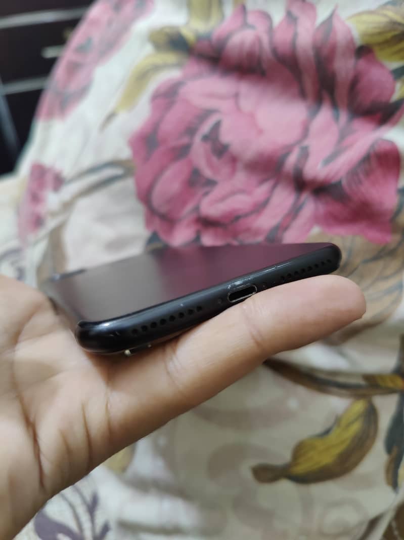 Apple iPhone 7 Plus 2