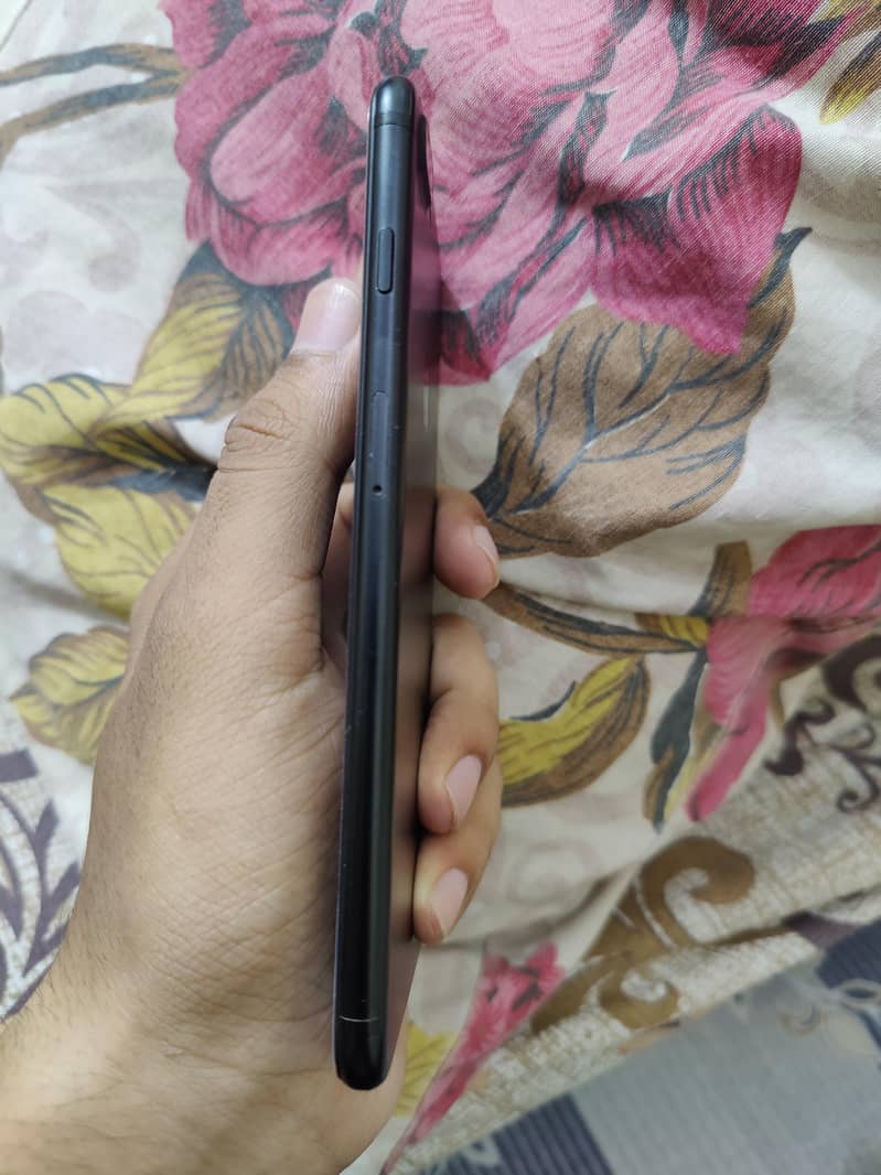 Apple iPhone 7 Plus 3
