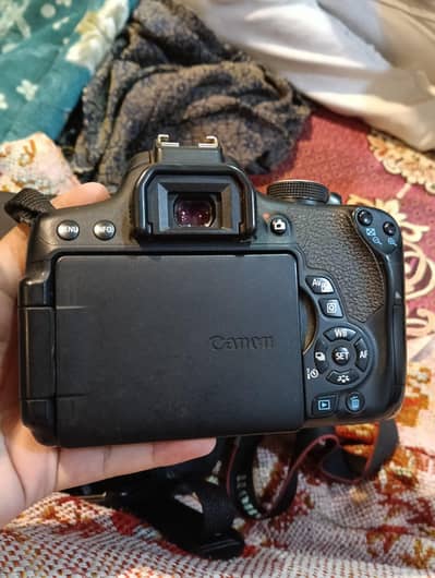 Canon 750D, DSLR camera
