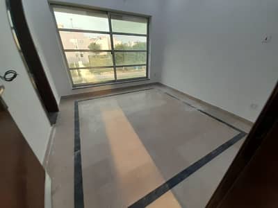 Lower Portion For rent In Rs. 100000