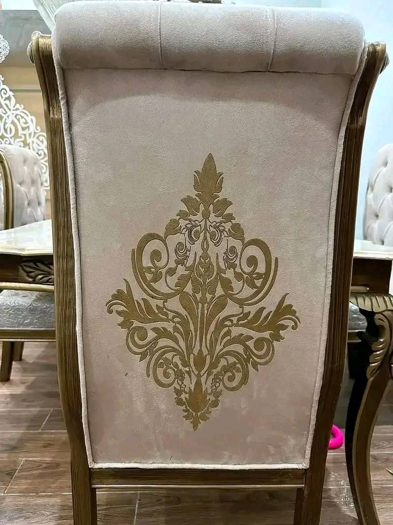Dining Table Set (excellent condition) 4