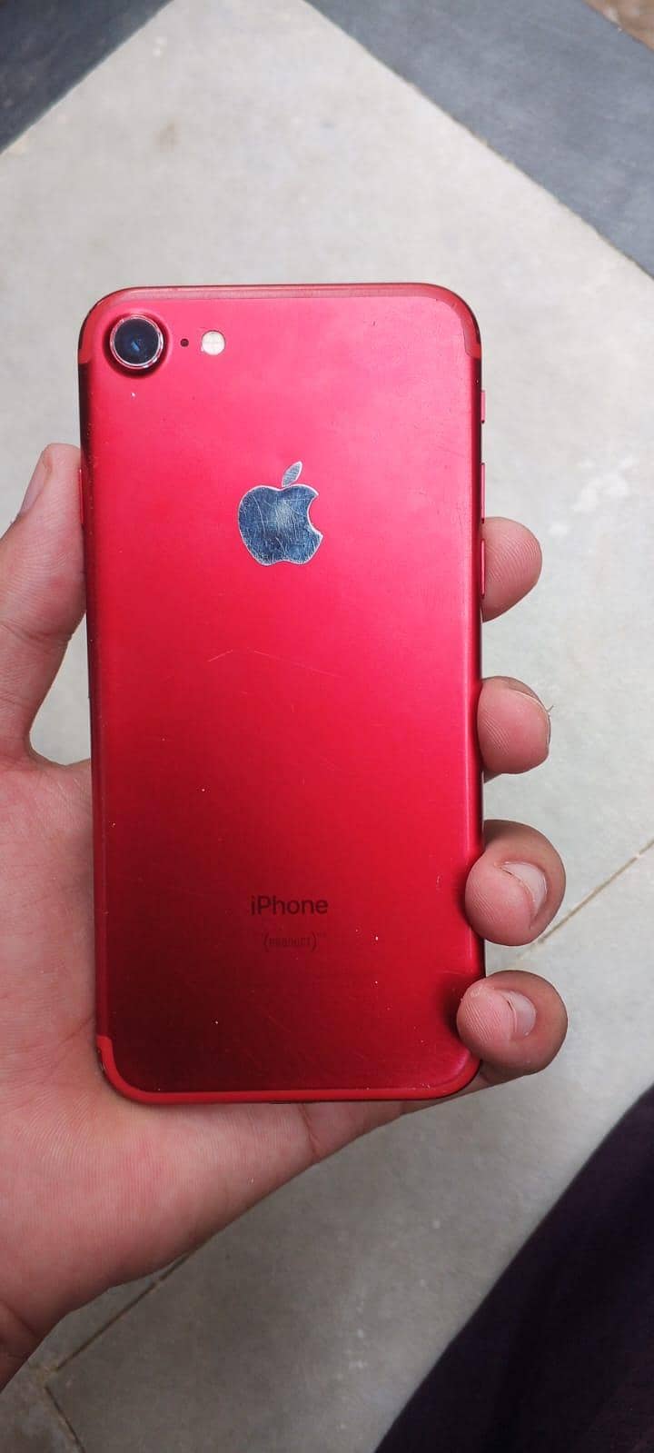 Apple iPhone 7 0
