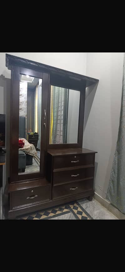 dressing table