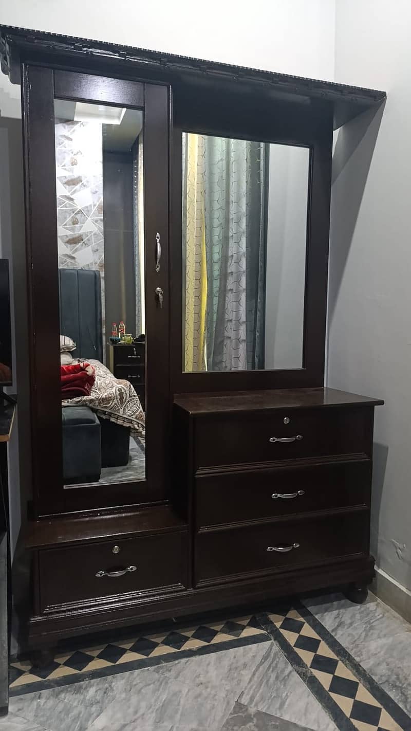 dressing table 1