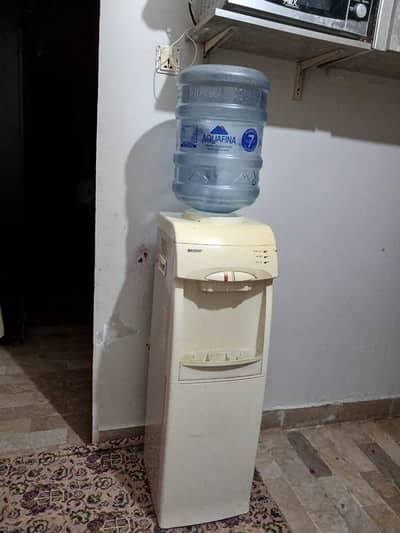 Orient water dispenser