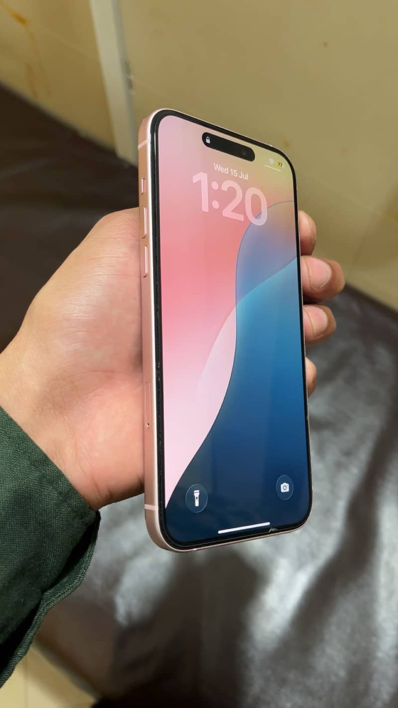 Apple iPhone 15 plus 3