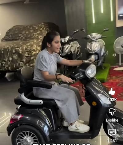 electric crown Scooty 2026 for Ladies gents