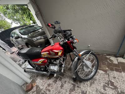 Honda CG 125 bike
