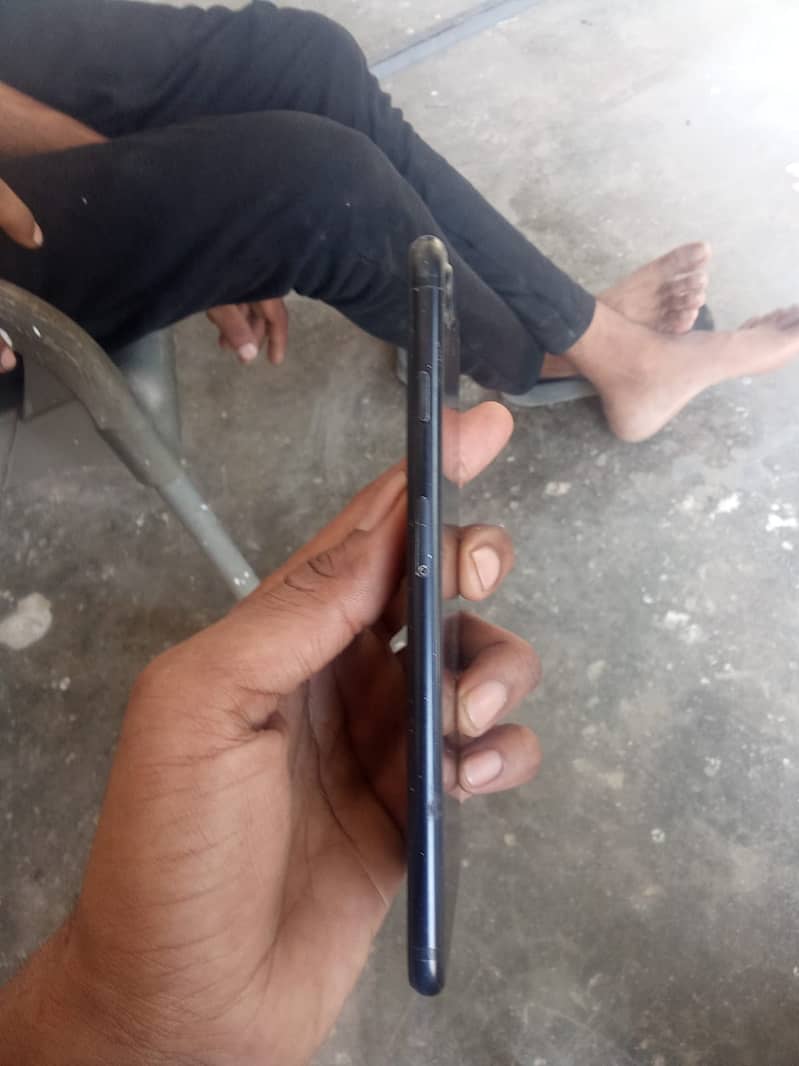 Apple iPhone 7 Plus 0