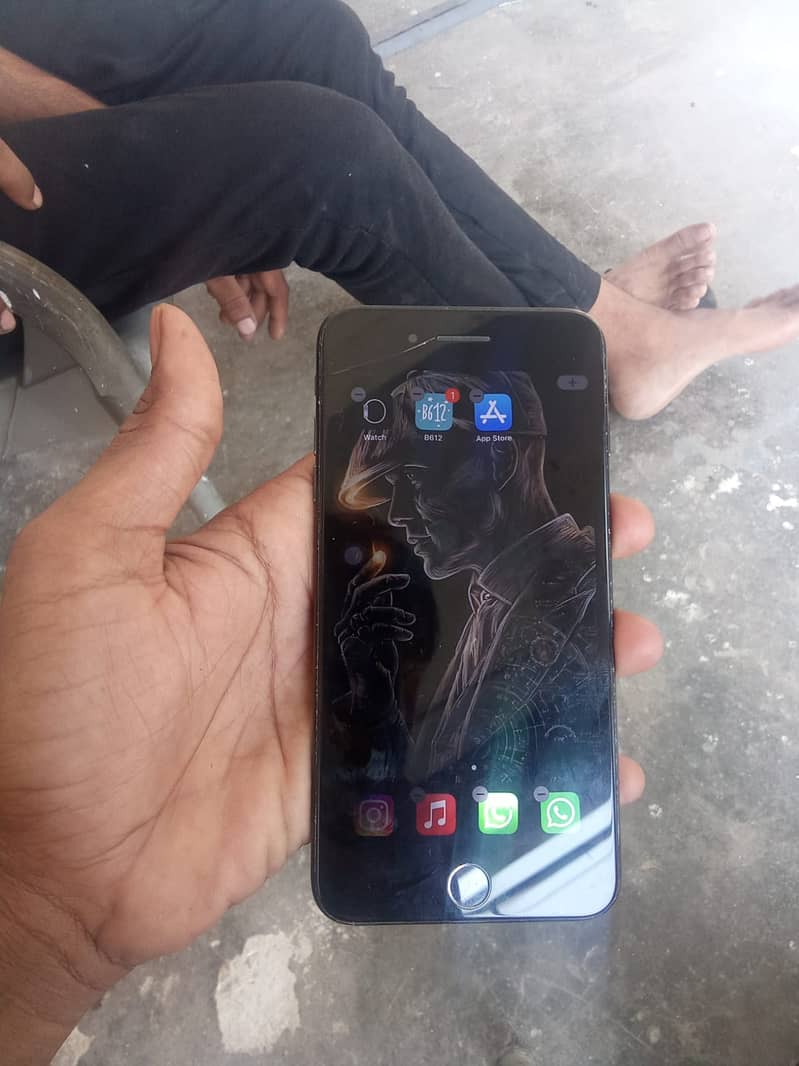 Apple iPhone 7 Plus 1