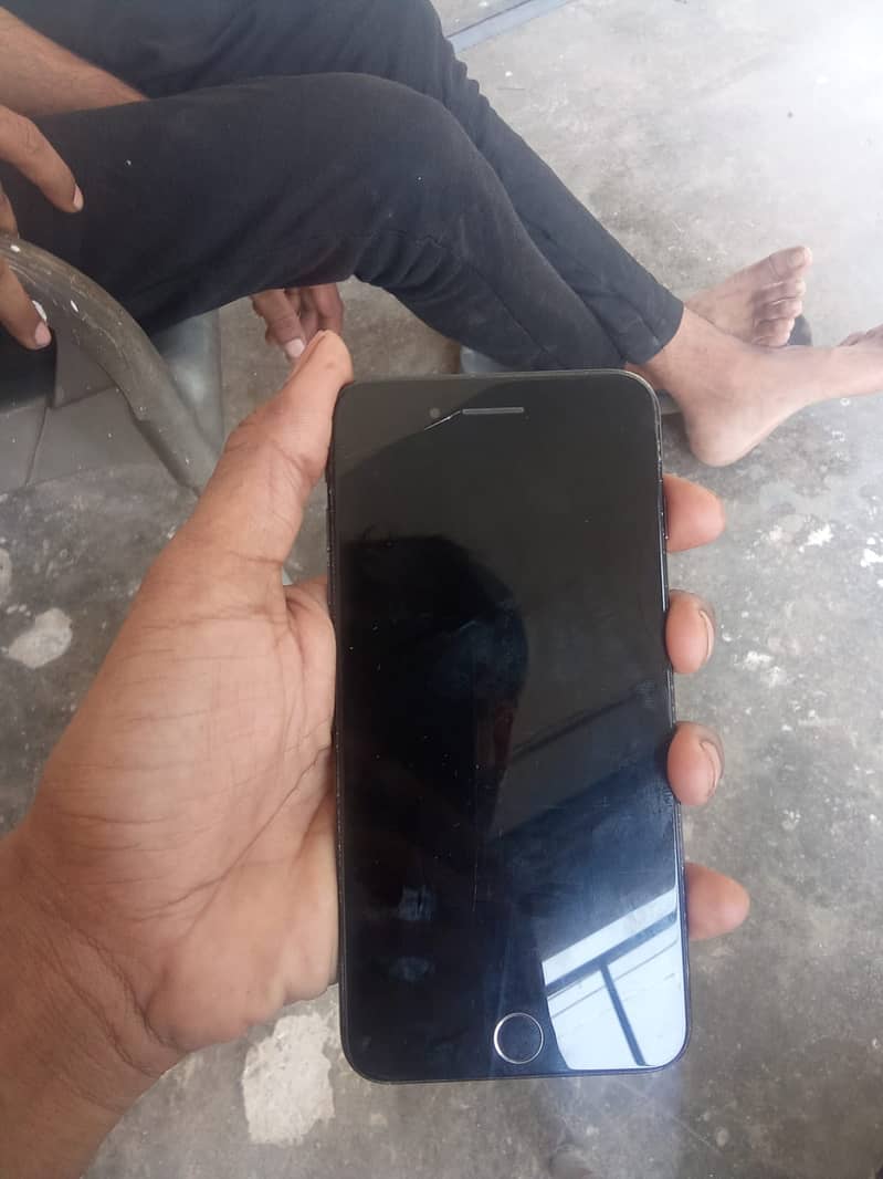 Apple iPhone 7 Plus 2