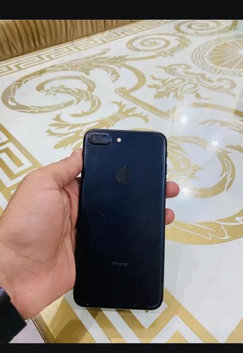 Apple iPhone 7 Plus 1