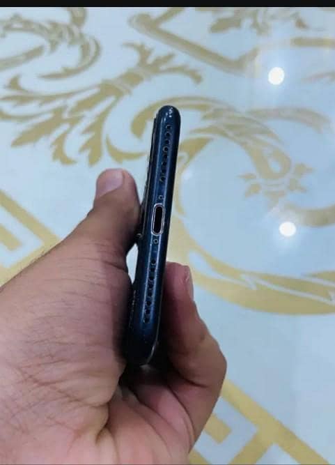 Apple iPhone 7 Plus 5